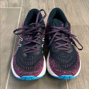 ASICS GT 2000 Running Shoe LIKE NEW